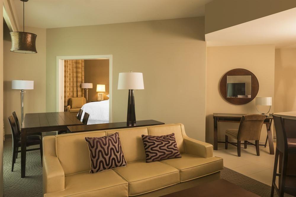 Sheraton Mesa Hotel At Wrigleyville West Luaran gambar