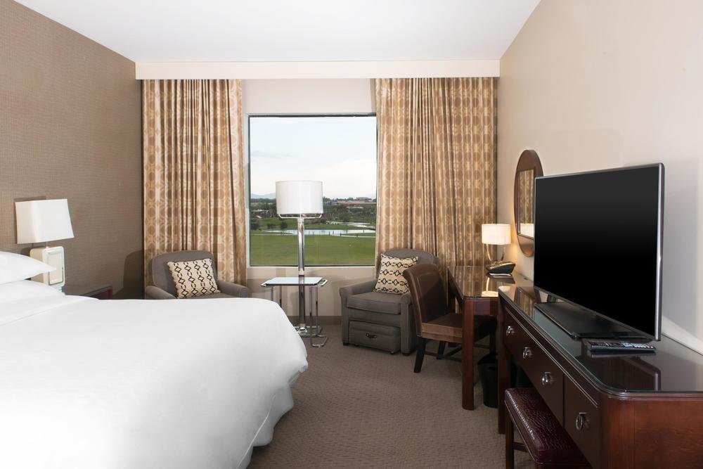Sheraton Mesa Hotel At Wrigleyville West Luaran gambar